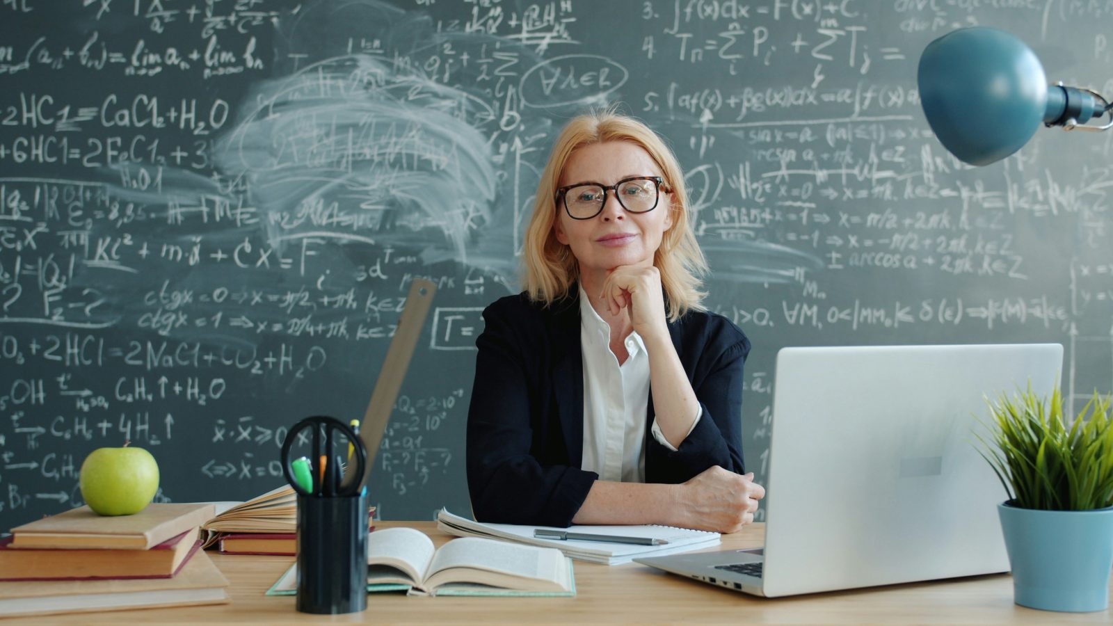 Your feedback, your way: putting teachers in control of AI lesson feedback